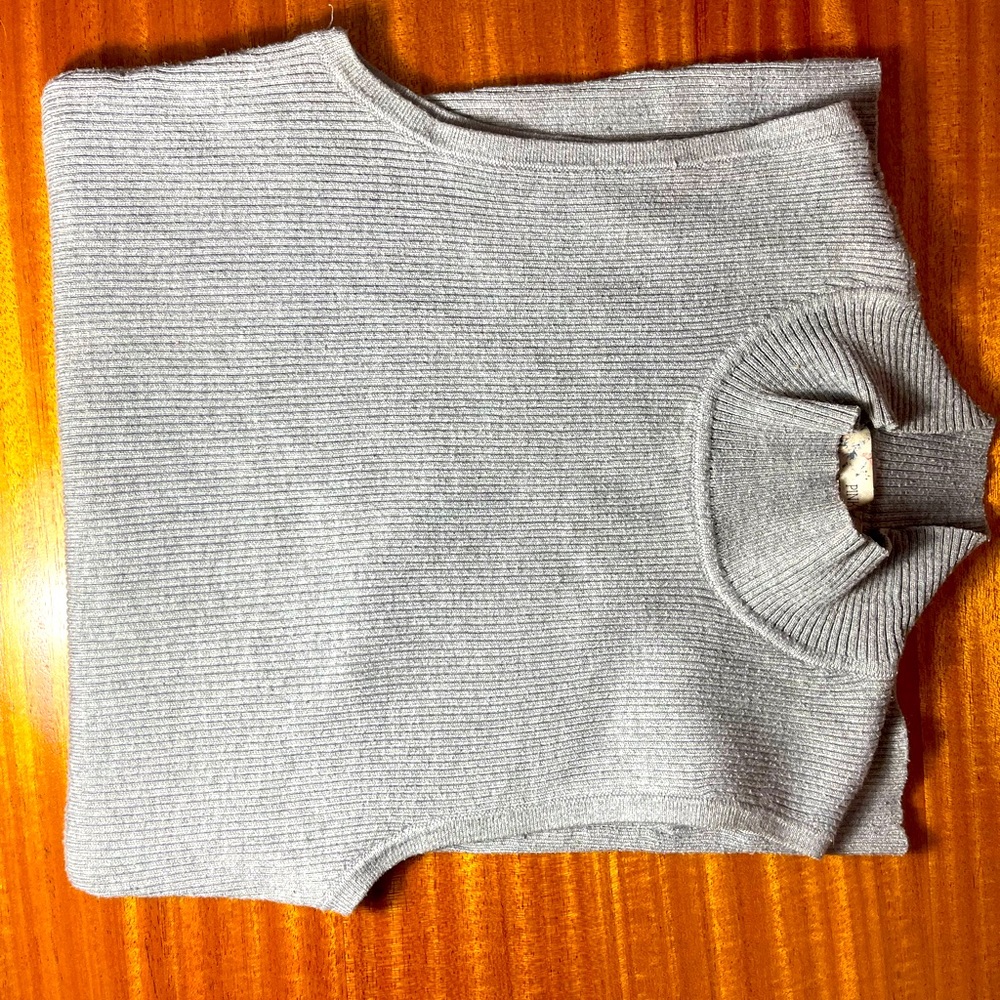 Grey Sleeveless Ribbed Short Turtleneck Top